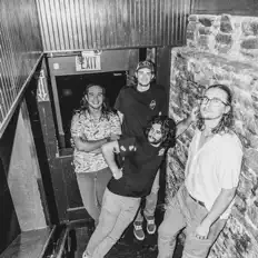 Ascolta Goof Juice, guarda video musicali, leggi la biografia, vedi le date del tour & altro!