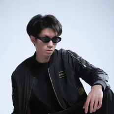 TrippyPを聴いたり、ミュージックビデオを鑑賞したり、経歴やツアー日程などを確認したりしましょう！