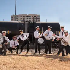 Hör dir King Cabbage Brass Band an, schau dir Musikvideos an, lies die Biografie, finde Tourdaten und mehr!