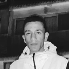 Omar Adelを聴いたり、ミュージックビデオを鑑賞したり、経歴やツアー日程などを確認したりしましょう！