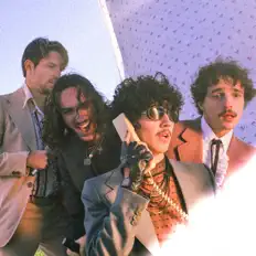 Ascolta Désert Désir, guarda video musicali, leggi la biografia, vedi le date del tour & altro!