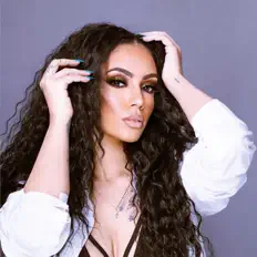聆聽 Justina JL、觀看音樂影片、閱讀小傳、查看巡演日期等！