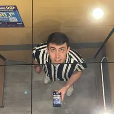 Ouça devin’s world, assista a videoclipes, leia a biografia, veja as datas das turnês e mais!