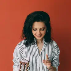 Dengarkan ROXY KRUZ, tonton video musik, baca bio, lihat tanggal tur & lainnya!