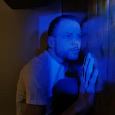 Ouça Half Speed, assista a videoclipes, leia a biografia, veja as datas das turnês e mais!