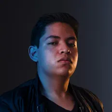 收听 Zeeth、观看音乐视频、阅读小传、查看巡演日期等 ！