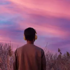 Posłuchaj wykonawcy Kyle Burnett, obejrzyj teledyski, przeczytaj biografię, zobacz daty tras koncertowych i nie tylko!