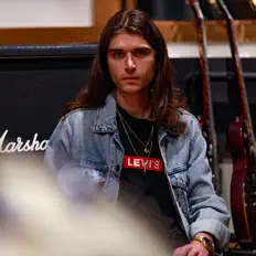 Ouça Arkaba, assista a videoclipes, leia a biografia, veja as datas das turnês e mais!