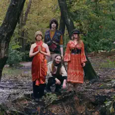 Ouça Tamesis, assista a videoclipes, leia a biografia, veja as datas das turnês e mais!