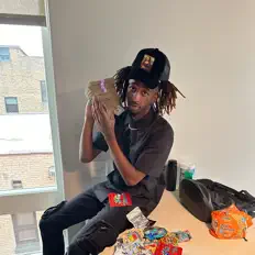 Lil Duskii dinle, müzik videolarını izle, biyografisini oku, tur tarihlerini ve daha fazlasını gör!