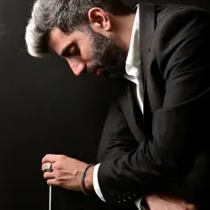 收听 אוריין שוקרון、观看音乐视频、阅读小传、查看巡演日期等 ！