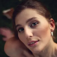 Ascolta Airis, guarda video musicali, leggi la biografia, vedi le date del tour & altro!