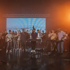 Dengarkan North Coast Church, tonton video musik, baca bio, lihat tanggal tur & lainnya!