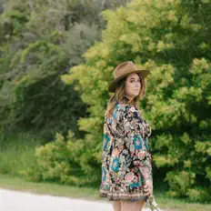 Hör dir Bethany LaRoche an, schau dir Musikvideos an, lies die Biografie, finde Tourdaten und mehr!