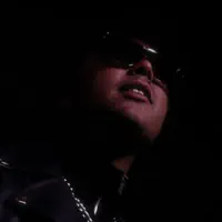 收听 undefined、观看音乐视频、阅读小传、查看巡演日期等 ！