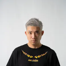 收听 Aki-Hiro、观看音乐视频、阅读小传、查看巡演日期等 ！