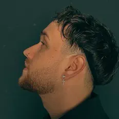 Babossa을(를) 듣고, 뮤직 비디오를 보고, 약력을 읽고, 투어 일정 등을 확인하세요!