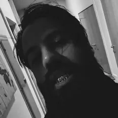 收听 KAYZER、观看音乐视频、阅读小传、查看巡演日期等 ！