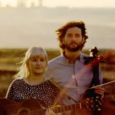 收听 The Jellyman's Daughter、观看音乐视频、阅读小传、查看巡演日期等 ！