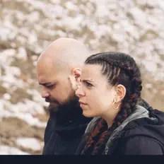 收听 Ox-In、观看音乐视频、阅读小传、查看巡演日期等 ！