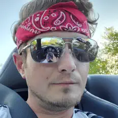 Bandanajammaを聴いたり、ミュージックビデオを鑑賞したり、経歴やツアー日程などを確認したりしましょう！