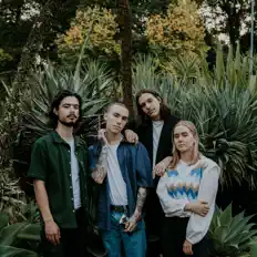 收听 Sputnik Sweetheart、观看音乐视频、阅读小传、查看巡演日期等 ！