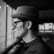 聆聽 Liam Fender、觀看音樂影片、閱讀小傳、查看巡演日期等！