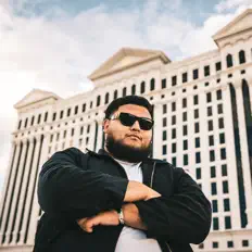 AnVeを聴いたり、ミュージックビデオを鑑賞したり、経歴やツアー日程などを確認したりしましょう！