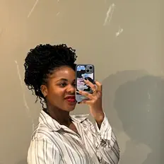 收听 danielle、观看音乐视频、阅读小传、查看巡演日期等 ！