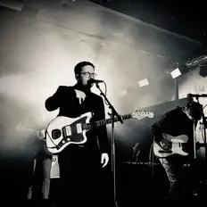 The Awesome Wellesを聴いたり、ミュージックビデオを鑑賞したり、経歴やツアー日程などを確認したりしましょう！