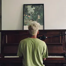 Ascolta Rinoy Simon, guarda video musicali, leggi la biografia, vedi le date del tour & altro!