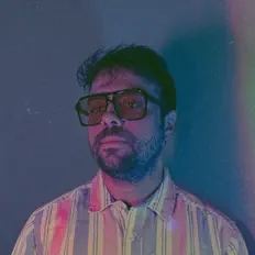 Escucha a Velazquez, mira videos musicales, lee su biografía, consulta las fechas de las gira y más.