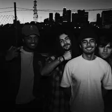 Framewaysを聴いたり、ミュージックビデオを鑑賞したり、経歴やツアー日程などを確認したりしましょう！