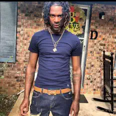 Escucha a Liparachi, mira videos musicales, lee su biografía, consulta las fechas de las gira y más.