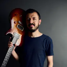 Escucha a Paul Luna, mira vídeos musicales, lee la biografía, consulta fechas de giras y mucho más.