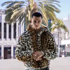 Ακούστε περιεχόμενο από DosiRo, παρακολουθήστε μουσικά βίντεο, διαβάστε το βιογραφικό, δείτε ημερομηνίες περιοδείας, και πολλά ακόμη!