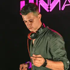 Listen to Ian Ludvig, watch music videos, read bio, see tour dates & more!