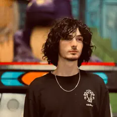 Ouça Black Summer, assista a videoclipes, leia a biografia, veja as datas das turnês e mais!