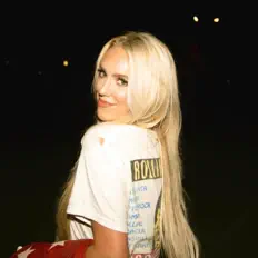 Listen to Tracielynn, watch music videos, read bio, see tour dates & more!