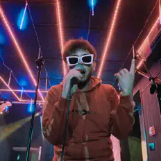 Ouça Brian Quirk, assista a videoclipes, leia a biografia, veja as datas das turnês e mais!