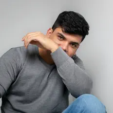 Stidlmusicを聴いたり、ミュージックビデオを鑑賞したり、経歴やツアー日程などを確認したりしましょう！