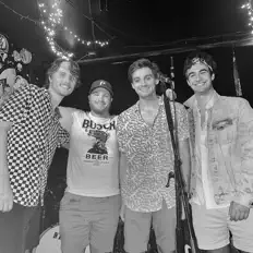 Posłuchaj wykonawcy The Jesters, obejrzyj teledyski, przeczytaj biografię, zobacz daty tras koncertowych i nie tylko!