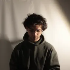 收听 meccem、观看音乐视频、阅读小传、查看巡演日期等 ！