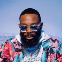 Hör dir undefined an, schau dir Musikvideos an, lies die Biografie, finde Tourdaten und mehr!