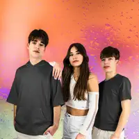 Posłuchaj wykonawcy undefined, obejrzyj teledyski, przeczytaj biografię, zobacz daty tras koncertowych i nie tylko!