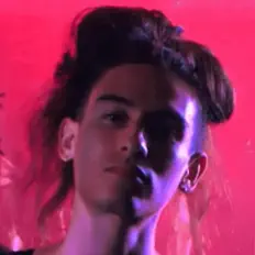 Zaro Vega सुनें, म्यूज़िक वीडियो देखें, बायो पढ़ें, दौरे की तारीखें और बहुत कुछ देखें!