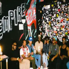 Hör dir O2worldwide an, schau dir Musikvideos an, lies die Biografie, finde Tourdaten und mehr!