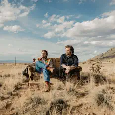 收听 The Jenkins Twins、观看音乐视频、阅读小传、查看巡演日期等 ！