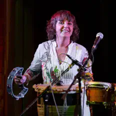 Hör dir Bára Hrzánová & Condurango an, schau dir Musikvideos an, lies die Biografie, finde Tourdaten und mehr!