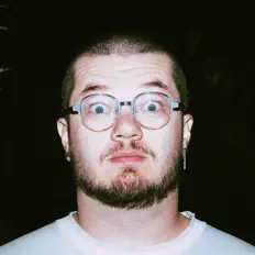 Poslechněte si interpreta manyboys, sledujte hudební videa, přečtěte si životopis, podívejte se na data turné a další informace.